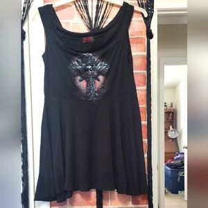 Spiral brand women's size medium off the shoulder skull and cross top. Black.